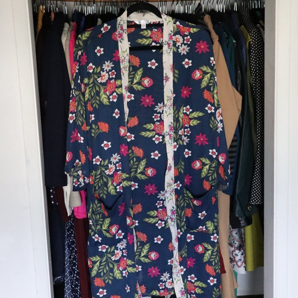 Time and Tru Floral Long Kimono